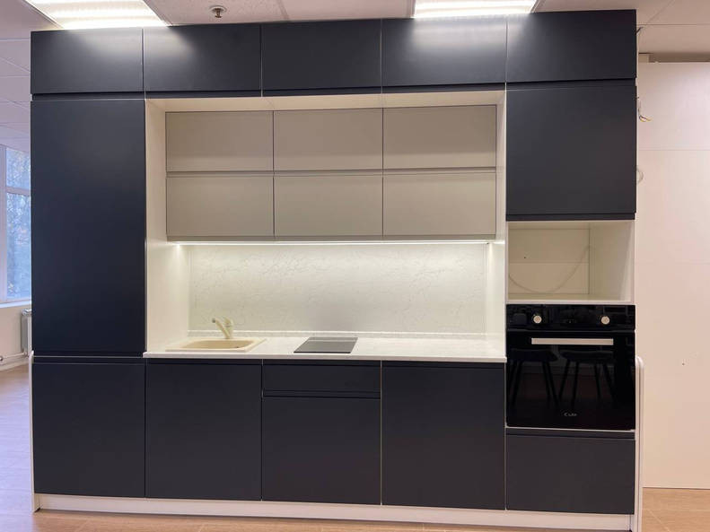 Кухня Маори — длина 2,4 м