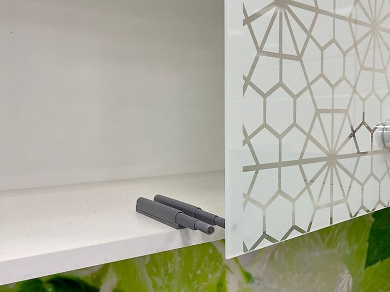 Кухня Люкс — длина 2,4 м ширина 1,4 м