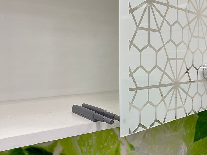 Кухня Люкс — длина 2,5 м ширина 1,8 м