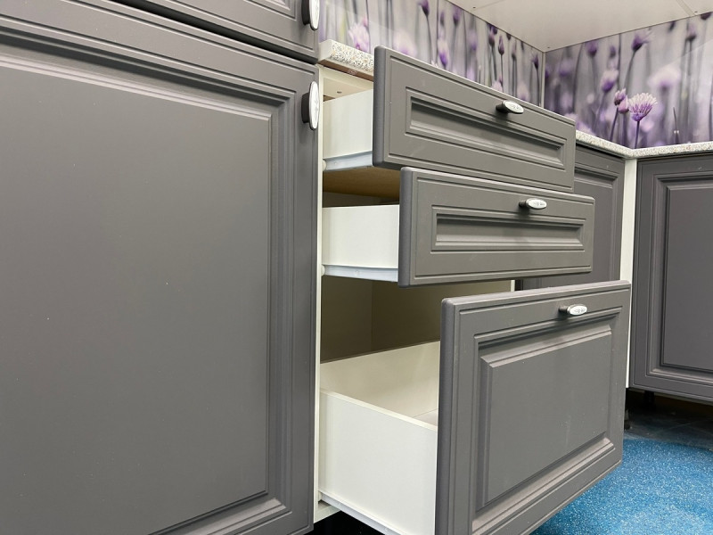 Кухня Ева - длина 2,85 м, ширина 2,4 м