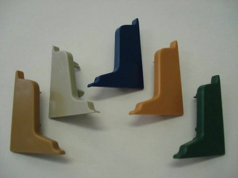 Комплект заглушек к плинтусу