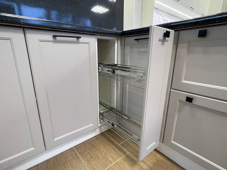 Кухня Тулиппа- М — длина 3,2 м ширина 2,4 м