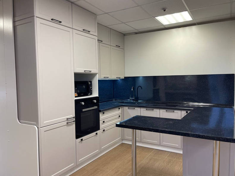 Кухня Тулиппа- М — длина 3,2 м ширина 2,4 м